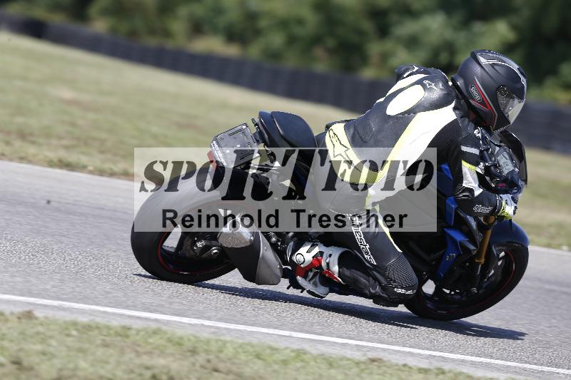 Archiv-2025/49 26.08.2025 Cornu Master School ADR/gruen-vert/unklar